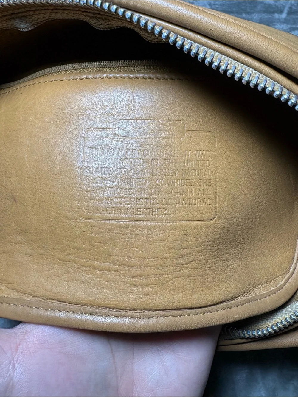 Vintage 1997 Coach Sutton Zip Bag 9814 Tan Leather